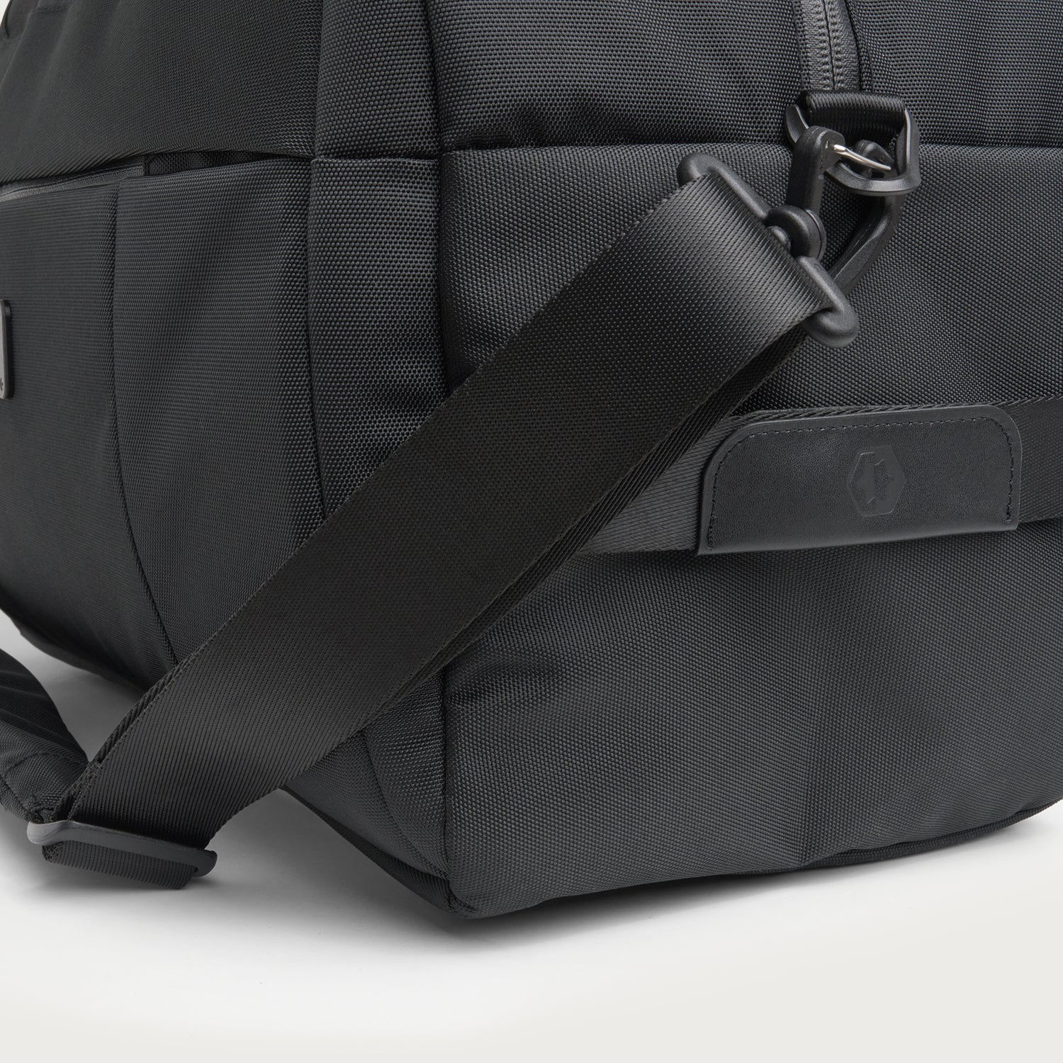 Weekender Duffel Bag 32L - Royal Black