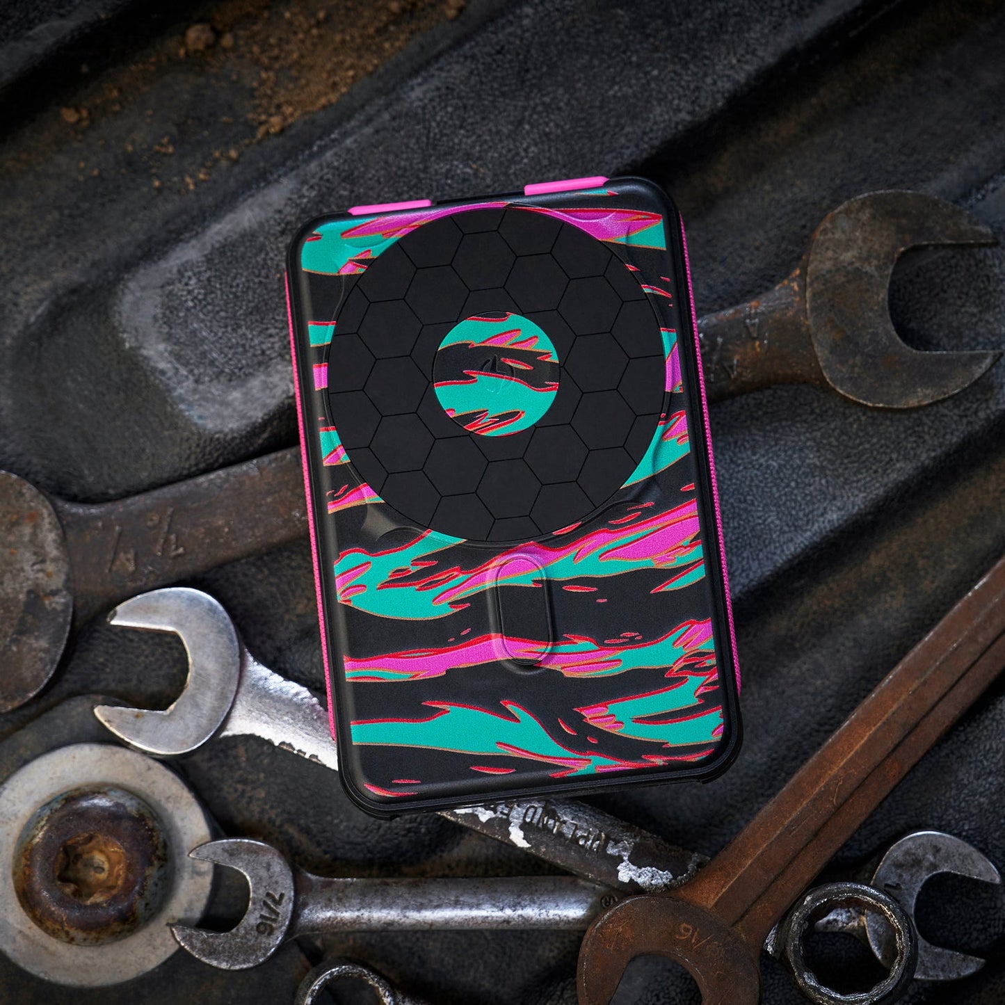 Ridge Wallet for MagSafe & Power Bank Kit - Neon Tiger