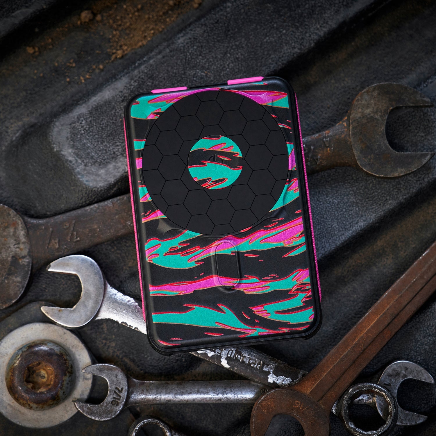 Ridge Wallet for MagSafe & Power Bank Kit - Neon Tiger